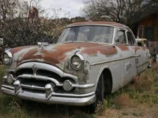 Unveiling the Hidden Differences in Old Rusty Cars: A Visual Puzzle